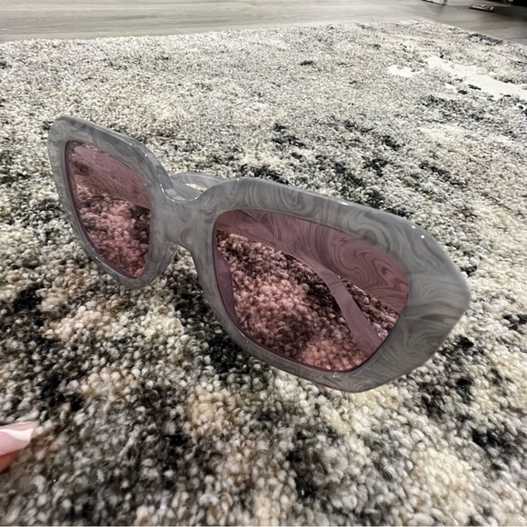 Sunglasses - Picture 4 of 4